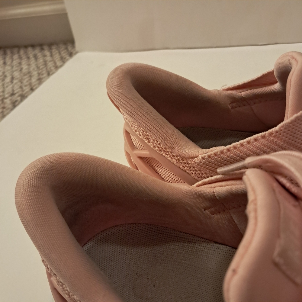 Kizik Sneakers Women's 6.5 Wide Peaches N' Cream Athens Hands Free Slip On - Picture 5 of 7